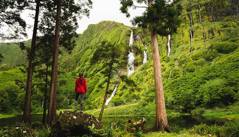 Wandeling op het eiland Flores van de Azoren